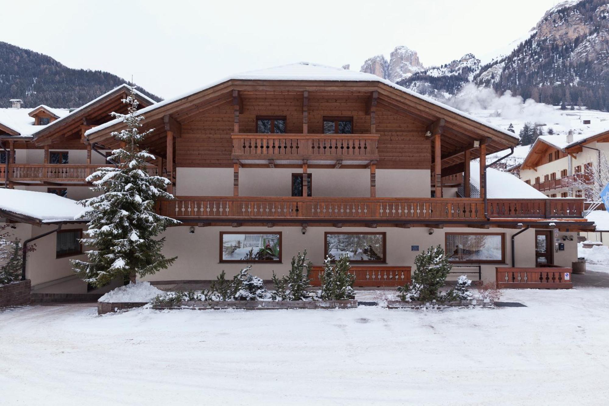 Hotel Sella Ronda Serenella Campitello di Fassa Exteriér fotografie