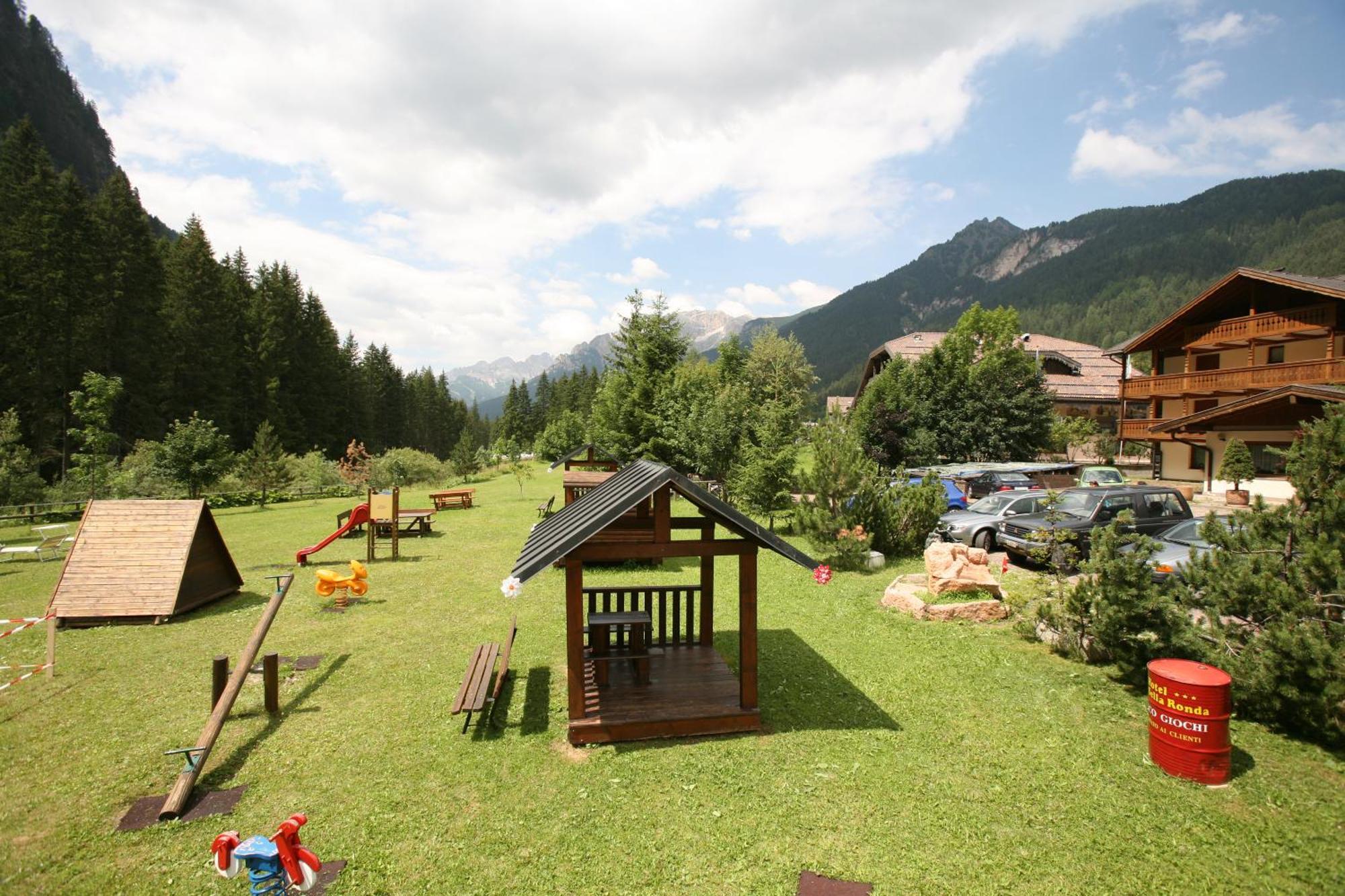 Hotel Sella Ronda Serenella Campitello di Fassa Exteriér fotografie